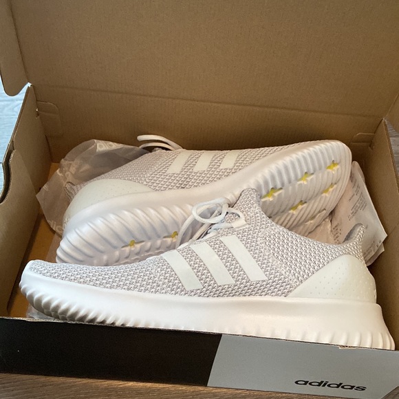 Adidas Men’s Cloudfoam Ultimate Shoes - Picture 2 of 6